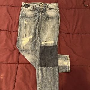 Gently Worn Women’s/Junior’s Guess Distressed Patch Denim Jeans 👖 Size: 26